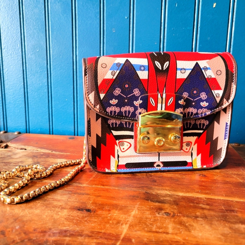 Eccentric Womens Crossbody Purse With Gold Chain